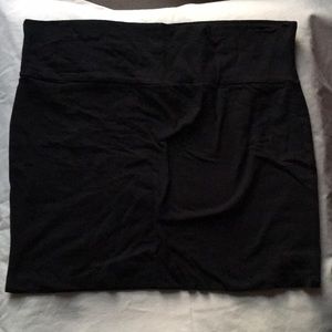 Black knit skirt